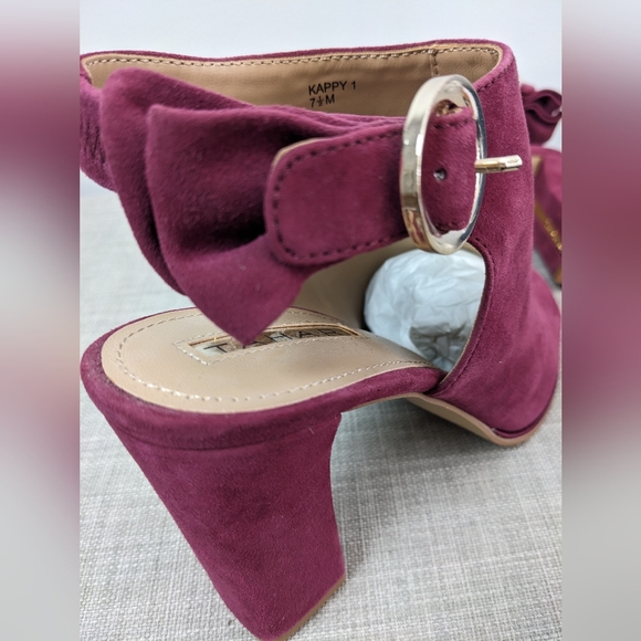 Tahari, Kappy 1, 7.5M, Peep-toe, Sling Back, Ankle bootie, 3.5" heel, Burgundy - Picture 4 of 11